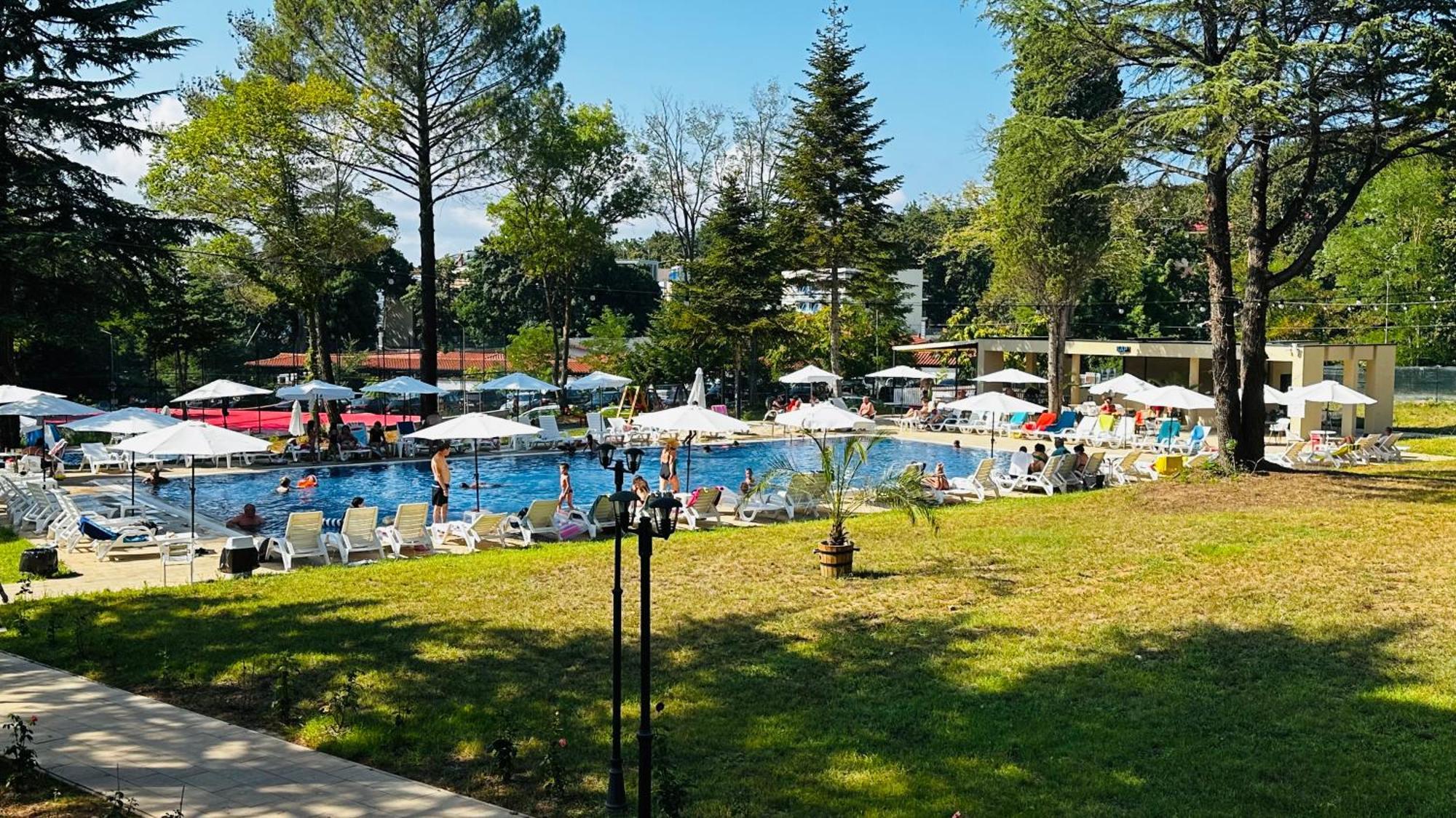 Queen Nelly Park كيتن المظهر الخارجي الصورة