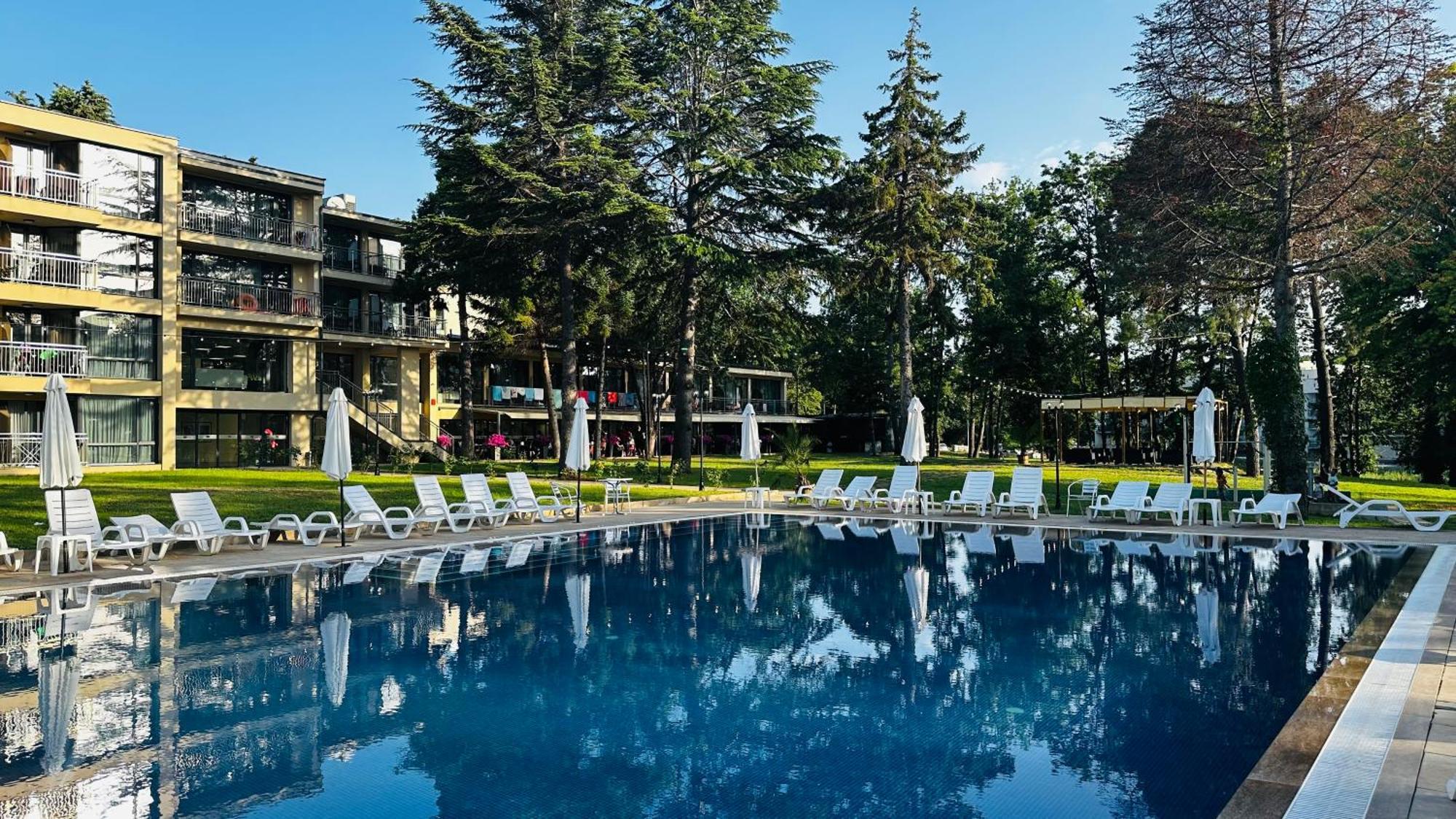 Queen Nelly Park كيتن المظهر الخارجي الصورة