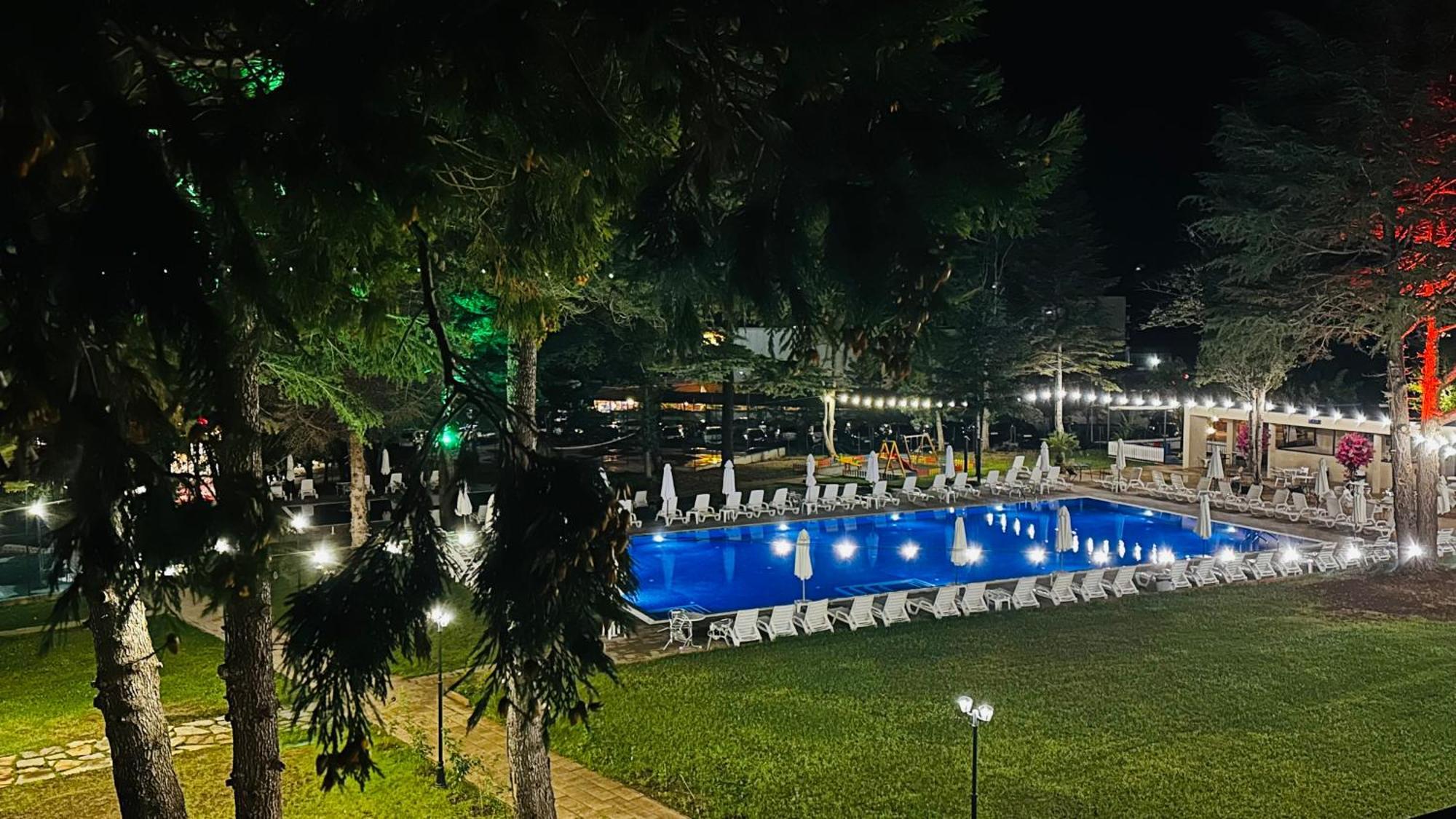 Queen Nelly Park كيتن المظهر الخارجي الصورة