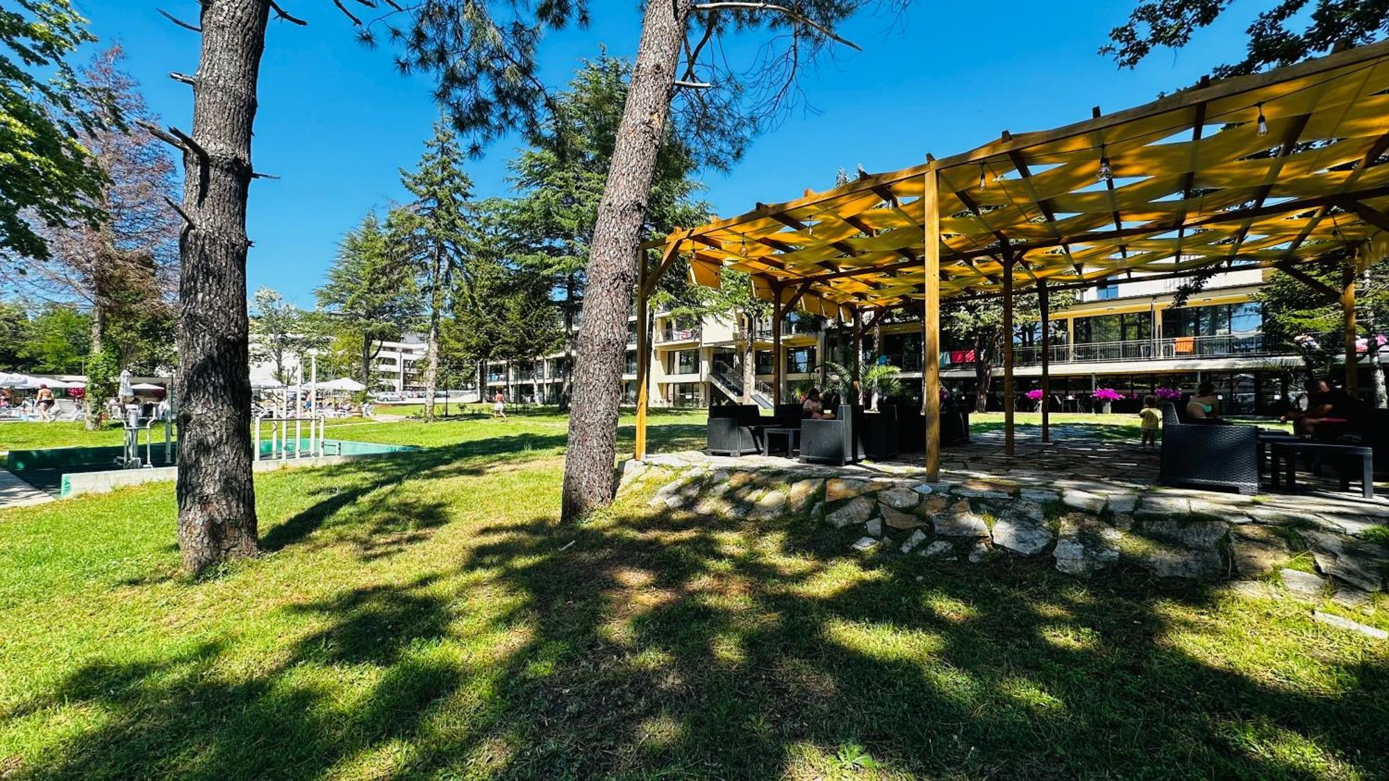 Queen Nelly Park كيتن المظهر الخارجي الصورة