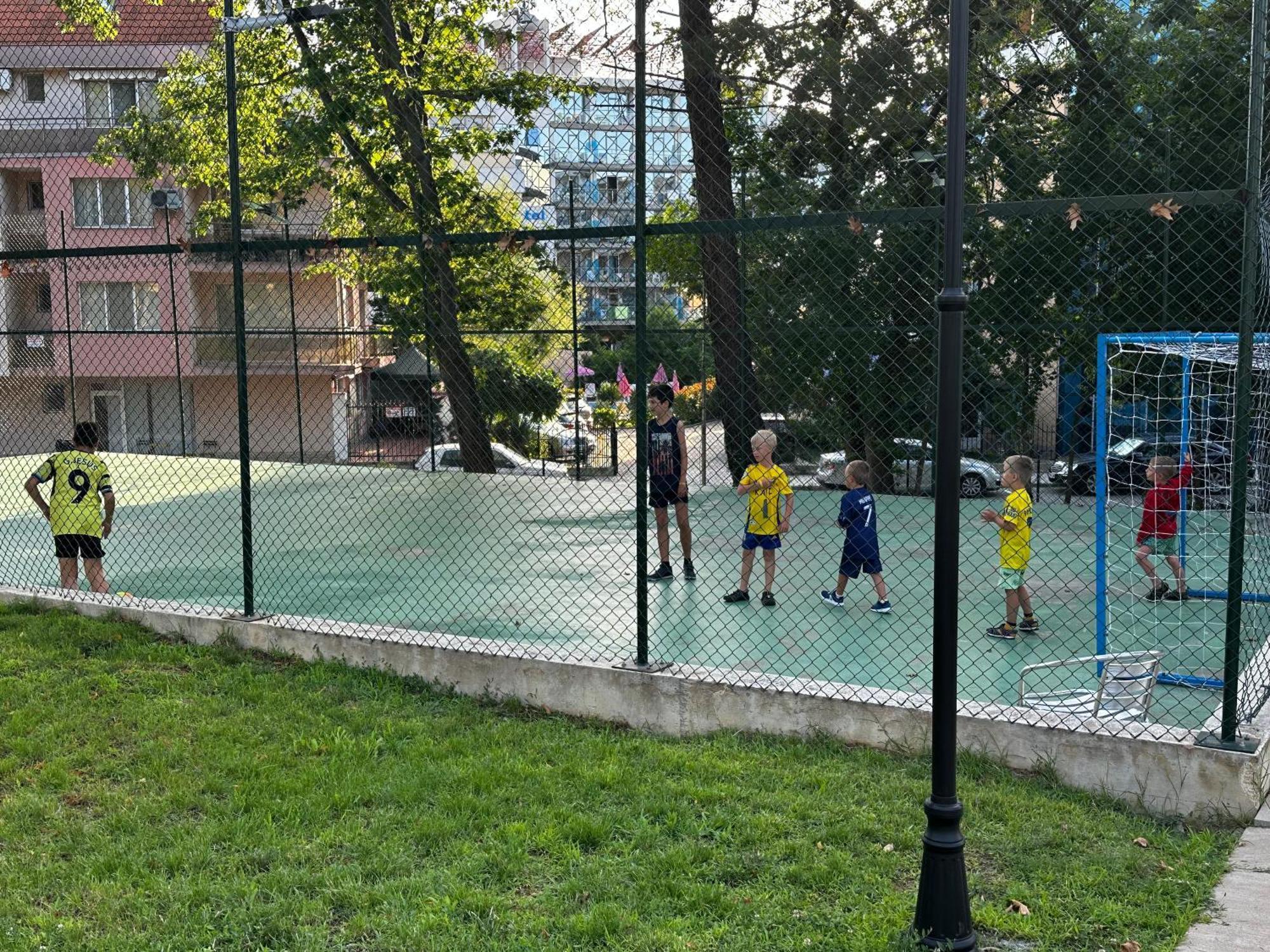 Queen Nelly Park كيتن المظهر الخارجي الصورة